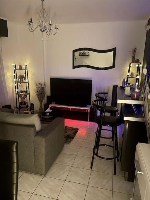 Ozoir-la-Ferrière Appartement - Chic Et Cosy A 30 Minutes De Paris Et 25 Minutes De Disney المظهر الخارجي الصورة